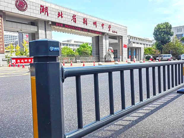 湖北荆州市政道路交通护栏案例